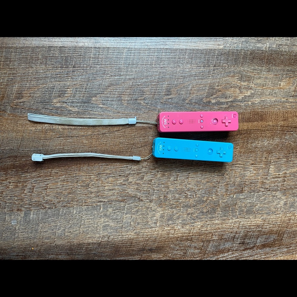 WII controllers! Pink and blue